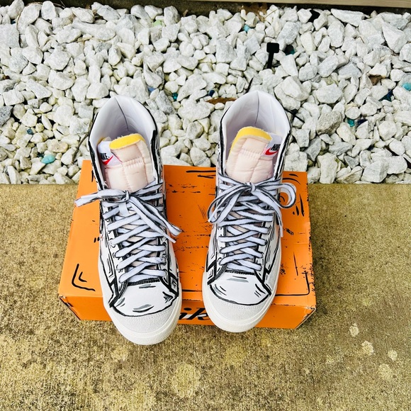 Custom Shoes - Picture 3 of 4